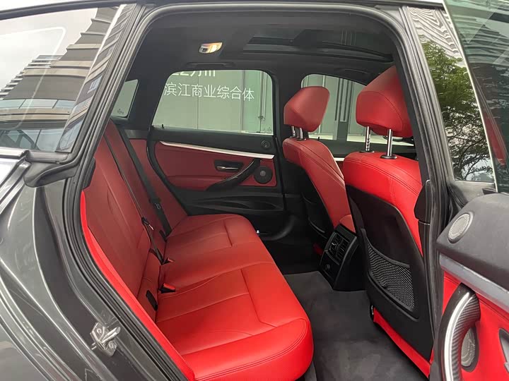 BMW 3-Series 2019 330i x Drive M — фото 10