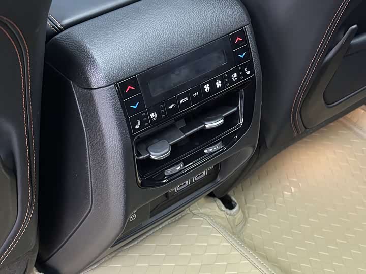 Jeep Grand Cherokee 4xe — фото 15