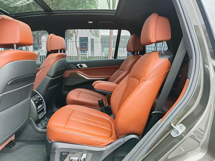 BMW X7 2020 x Drive 40i — фото 10