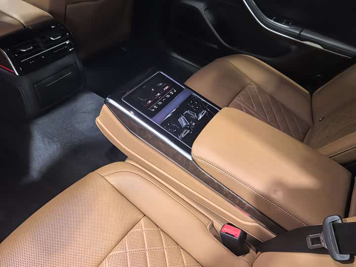 Audi A8 2023 A 8 L 50 TFSI quattro — фото 8