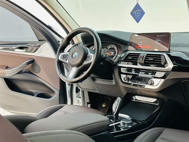 BMW X3 2018 x Drive 25i M V — фото 16