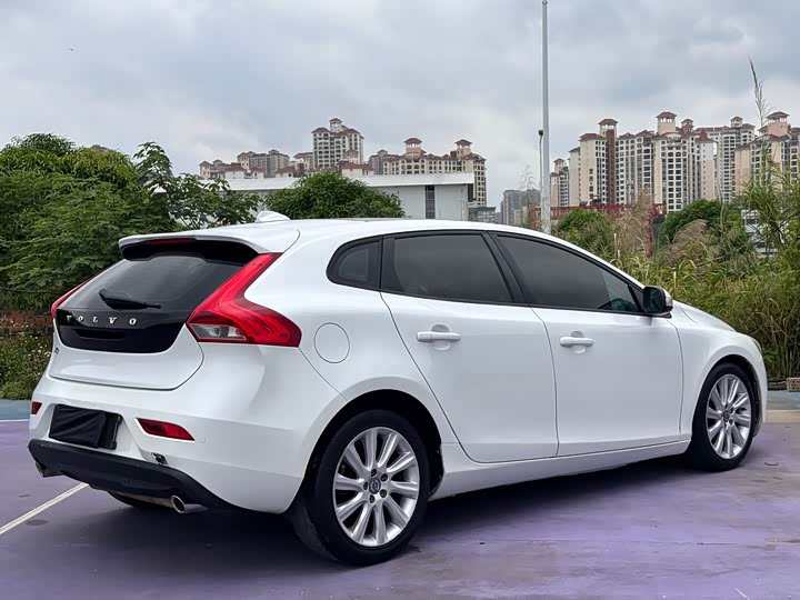 Volvo V40 2015 1.6 T — фото 6
