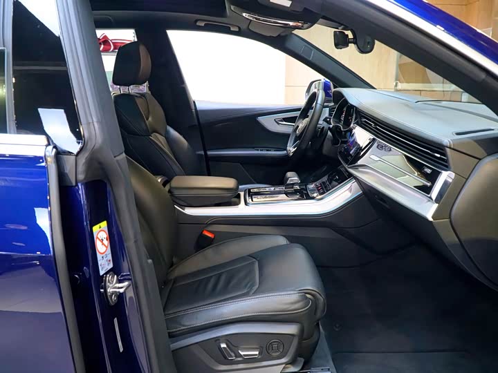 Audi Q8 2019 55 TFSI — фото 11