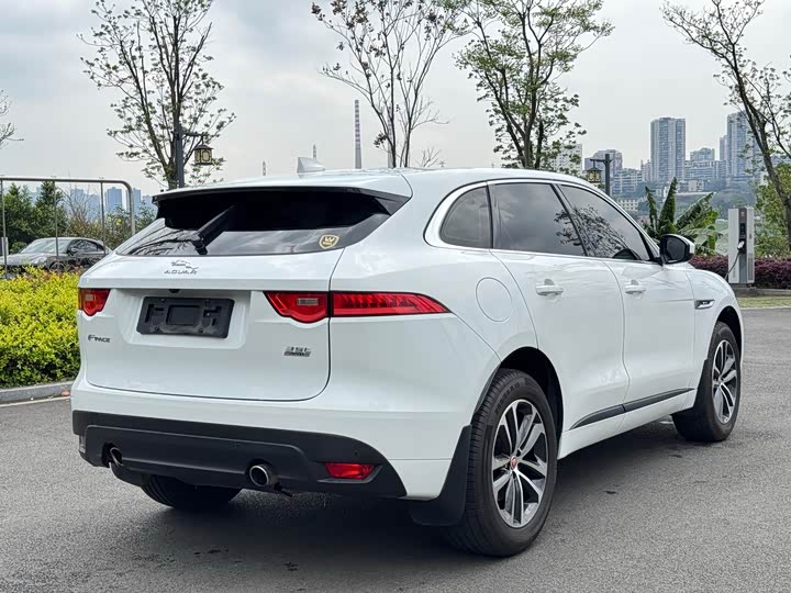 Jaguar F-PACE 2016 3.0 SC 4 WDR-Sport — фото 11