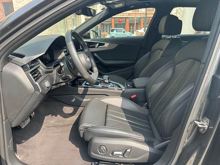 Audi A4L 2024 40 TFSI quattro RS — фото 12