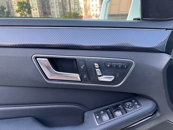 Mercedes-Benz E-Class E 260 L спорт — фото 14