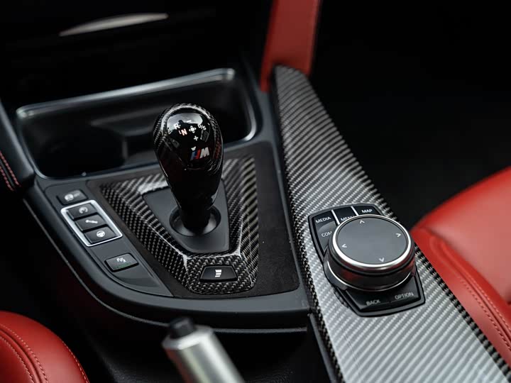 BMW M4 2017 M 4 — фото 13