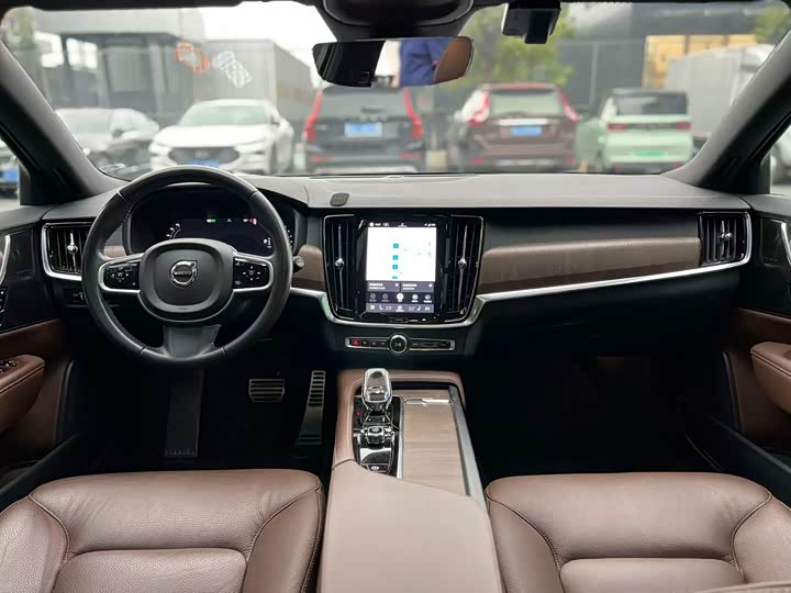 Volvo V90 2022 Cross Country B 5 AWD — фото 8