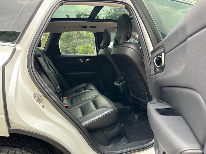 Volvo XC60 2020 T 5 4 WD — фото 12