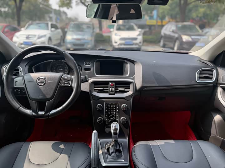 Volvo V40 2017 T 3 — фото 5