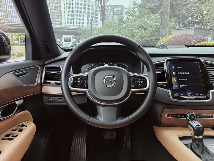 Volvo XC90 2018 T 5 — фото 13