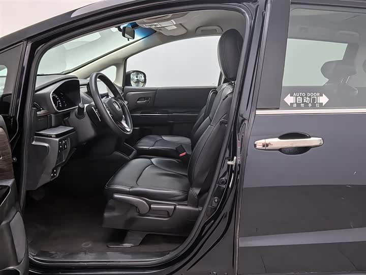 Honda Odyssey — фото 10