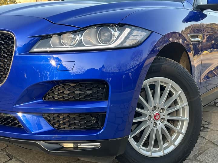 Jaguar F-PACE 2018 2.0 T 4 WD — фото 4