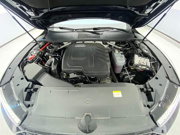 Audi A7L 2023 45 TFSI quattro S-line — фото 13