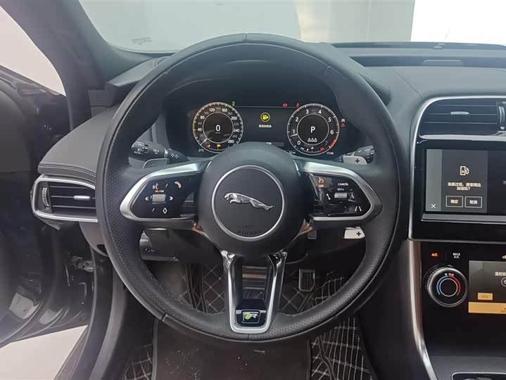 Jaguar XEL 2023 2.0 T 250 PS R-DYNAMIC S — фото 15