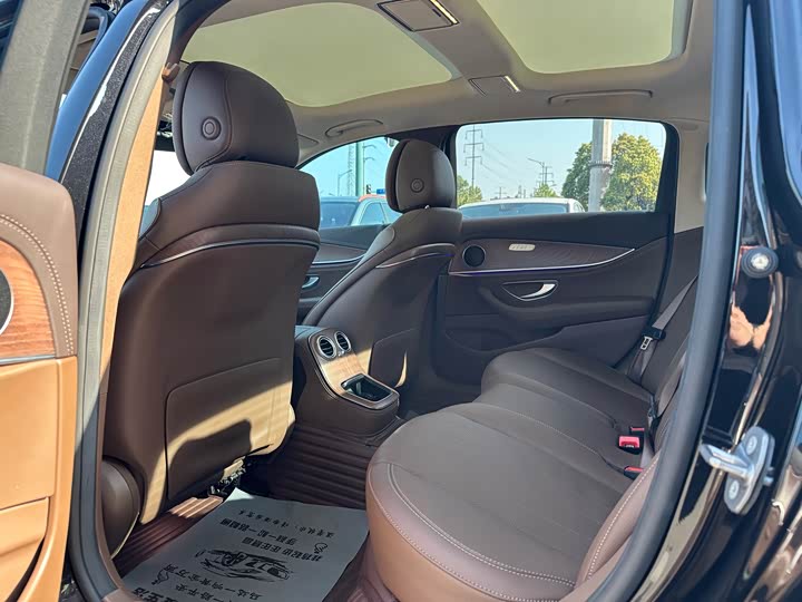 Mercedes-Benz E-Class 2022 E 350 e L — фото 12