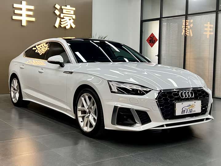 Audi A5 2024 Sportback 40 TFSI — фото 3