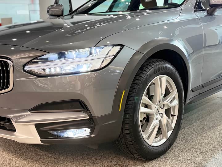 Volvo V90 2019 Cross Country T 5 AWD VI — фото 18