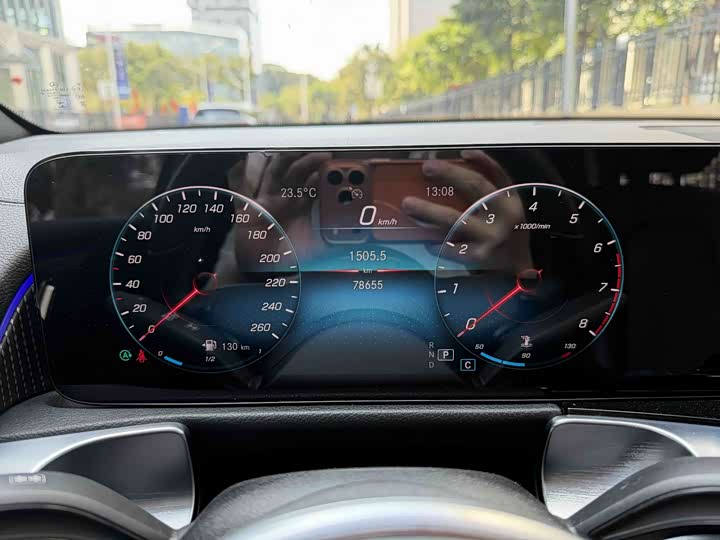 Mercedes-Benz GLB 2021 GLB 200 — фото 14