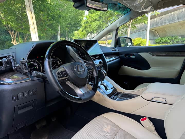 Toyota Vellfire — фото 5