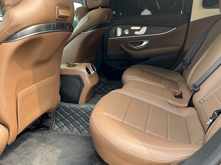 Mercedes-Benz E-Class 2020 E 300 L — фото 12