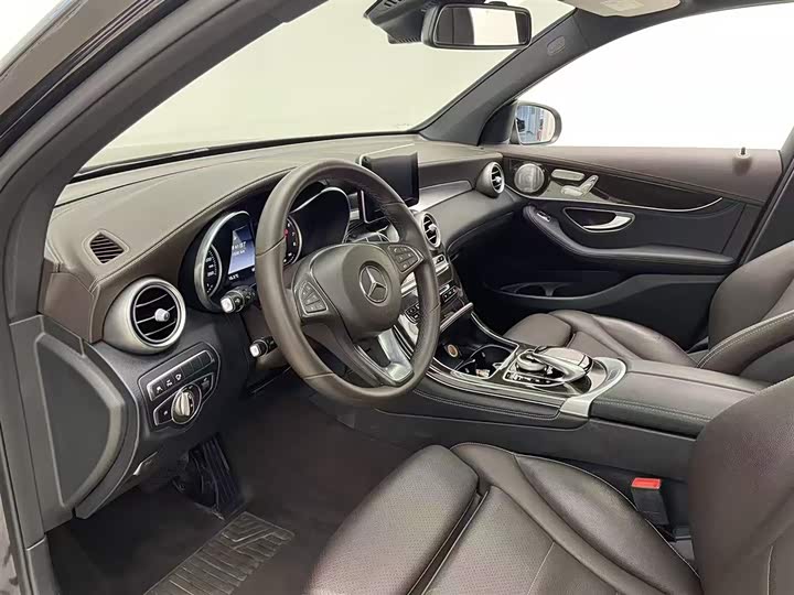 Mercedes-Benz GLC 2018 GLC 260 4 MATIC Luxury — фото 8