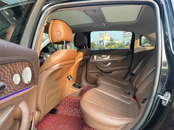 Mercedes-Benz E-Class 2022 E 300 L Luxury — фото 12
