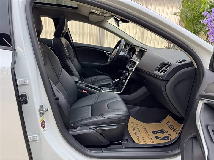 Volvo V40 2017 T 3 — фото 12