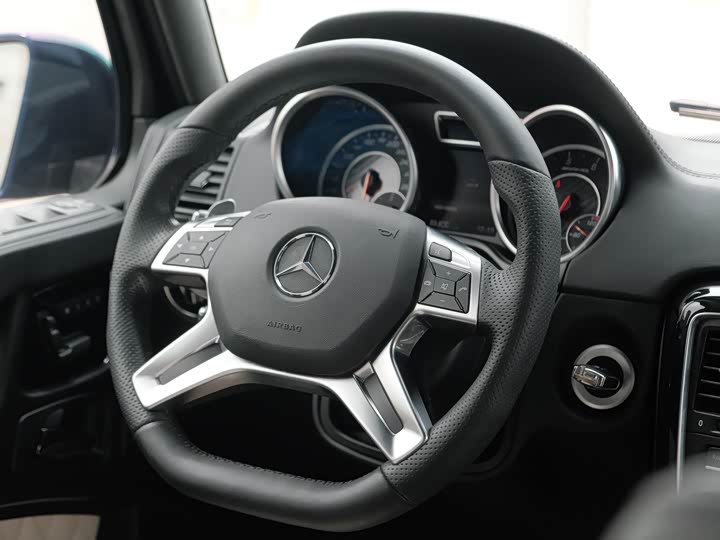 Mercedes-Benz G-Class 2016 AMG G 63 — фото 13