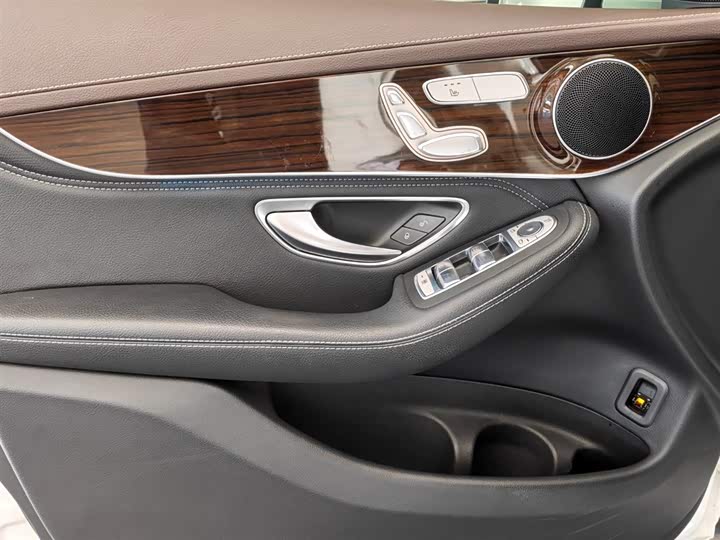 Mercedes-Benz GLC 2019 GLC 260 4 MATIC — фото 10