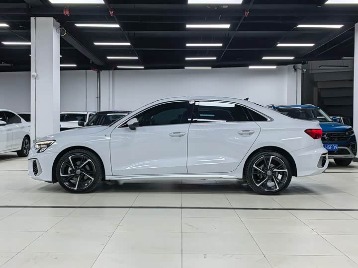 Audi A3 2022 A 3 L Limousine 35 TFSI Sport — фото 6