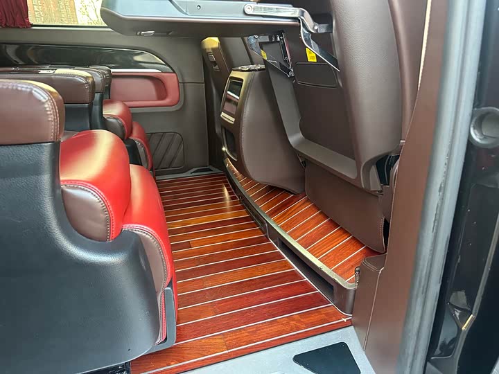 Mercedes-Benz V-Class 2018 V 260 L VI — фото 21