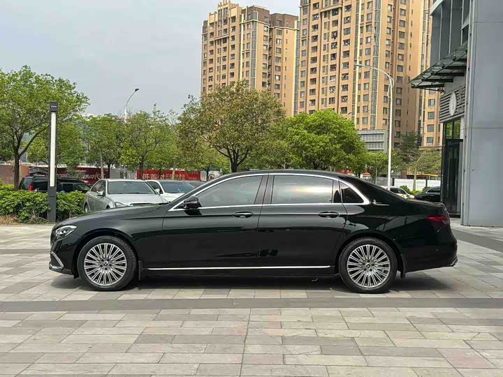 Mercedes-Benz E-Class 2022 E 300 L Luxury — фото 7