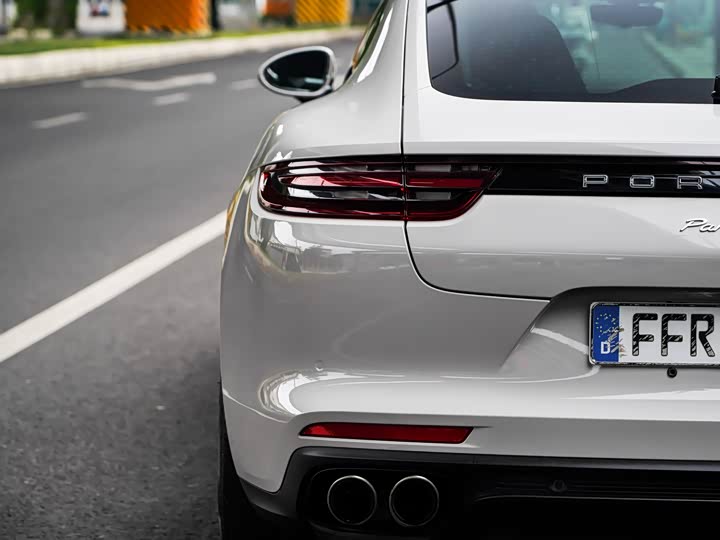 Porsche Panamera 2017 Panamera 3.0 T — фото 22
