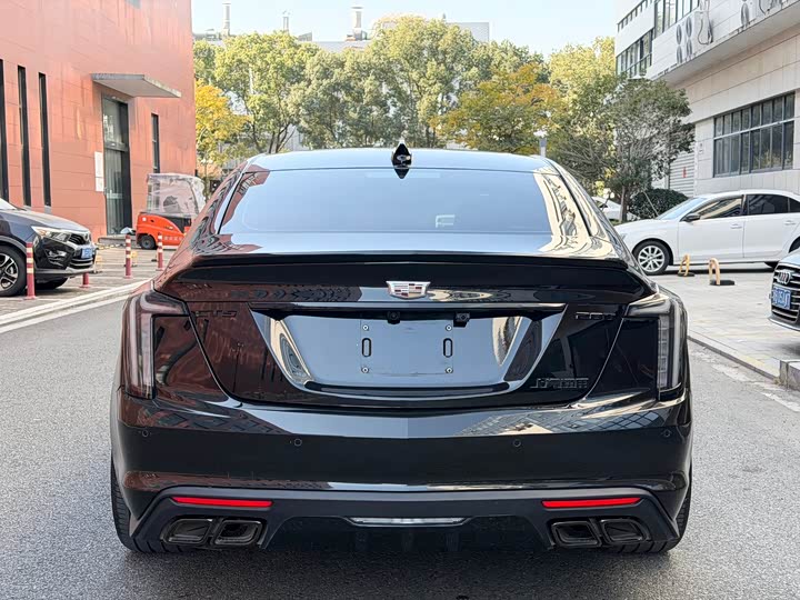 Cadillac CT — фото 17