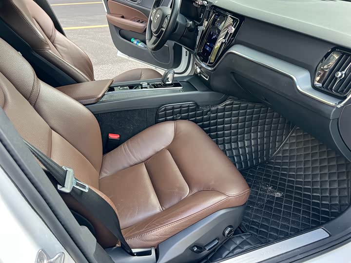 Volvo S60 2022 B 4 — фото 10