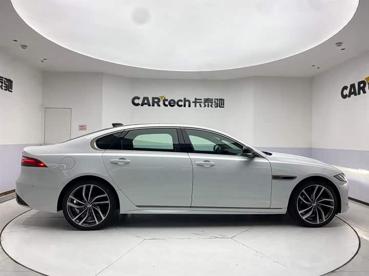 Jaguar XFL 2024 2.0 T P 300 4 WD — фото 4