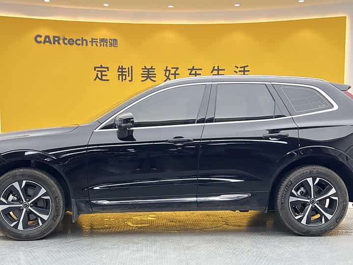 Volvo XC60 2026 B 5 4 WD — фото 30