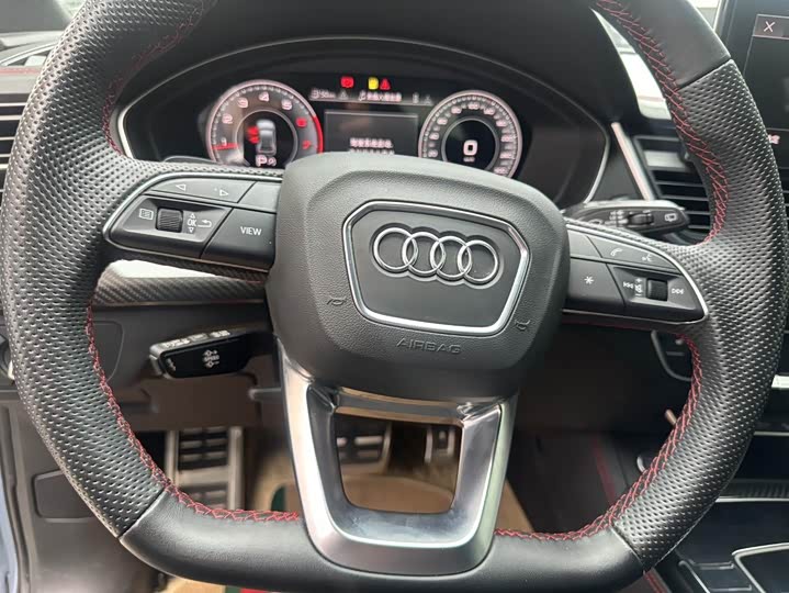 Audi Q5L Sportback 2022 40 TFSI RS — фото 12