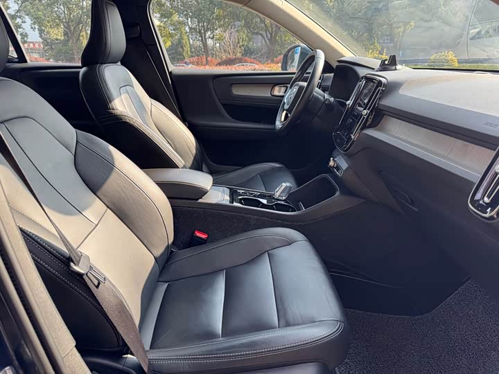 Volvo XC40 2021 T 4 WD — фото 10