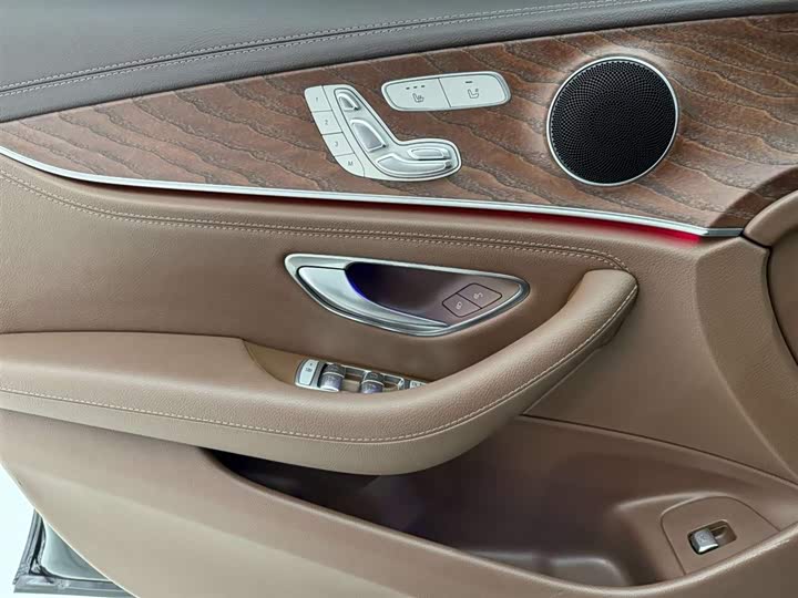 Mercedes-Benz E-Class 2023 E 300 L — фото 21