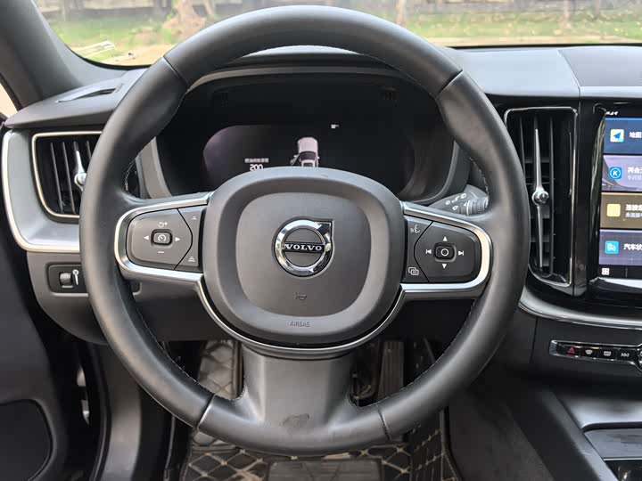 Volvo XC60 2022 B 5 4 WD — фото 7