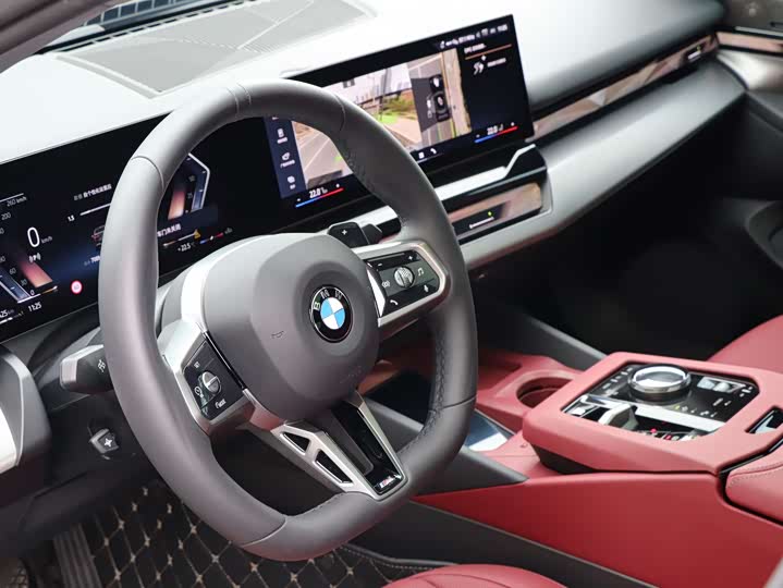 BMW 5-Series 2025 530 Li Leading M — фото 13