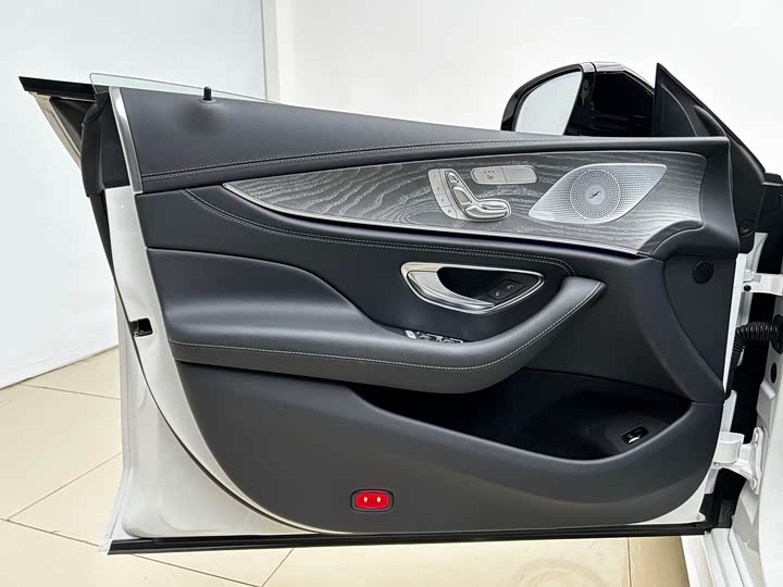 Mercedes-Benz CLS 2023 CLS 300 — фото 4
