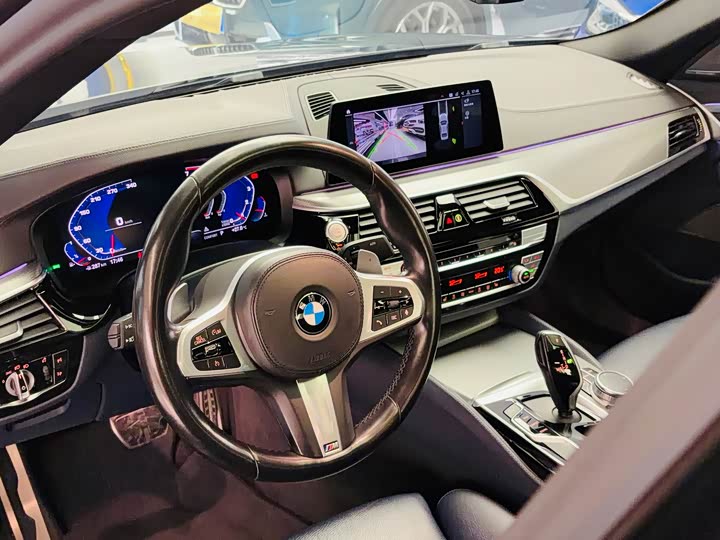 BMW 5 Series — фото 10