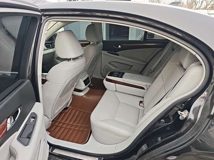 Hongqi H7 2015 2.0 T Luxury — фото 8