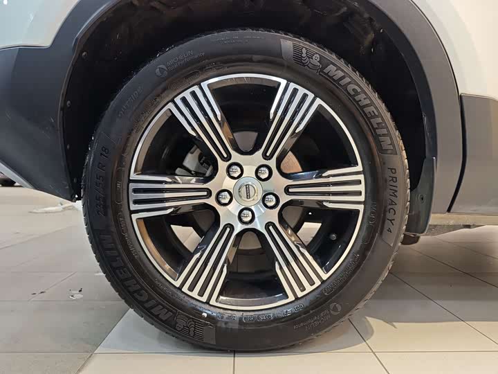 Volvo XC40 2020 T 3 — фото 31