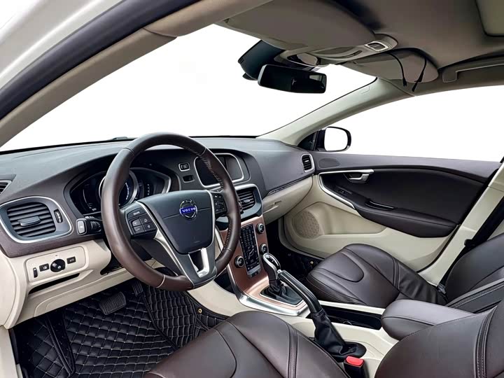 Volvo V40 2015 Cross Country T 5 AWD — фото 4