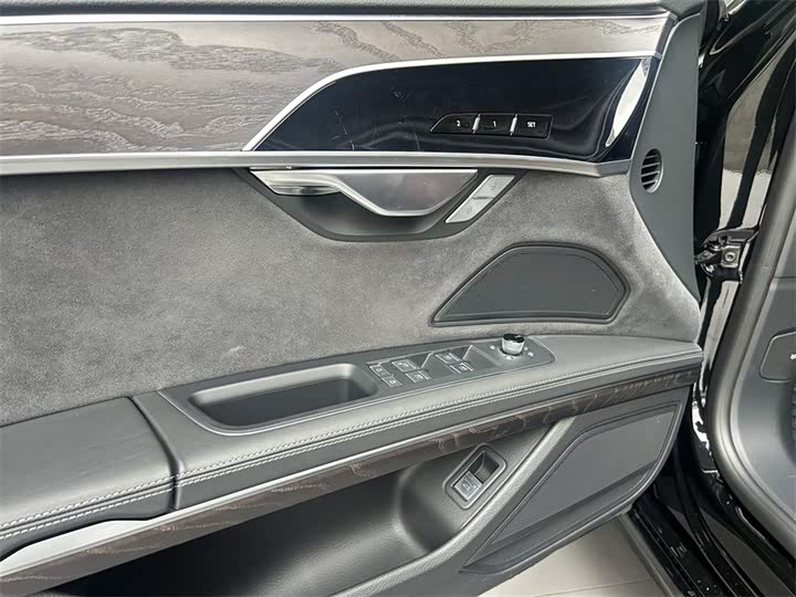 Audi A8 2023 A 8 L 50 TFSI quattro — фото 14