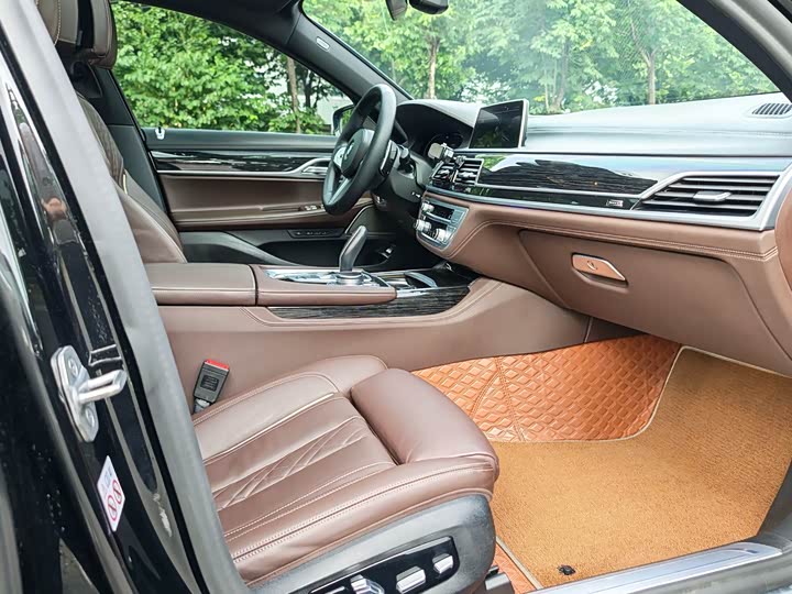 BMW 7 Series 730Li M спортпакет — фото 14